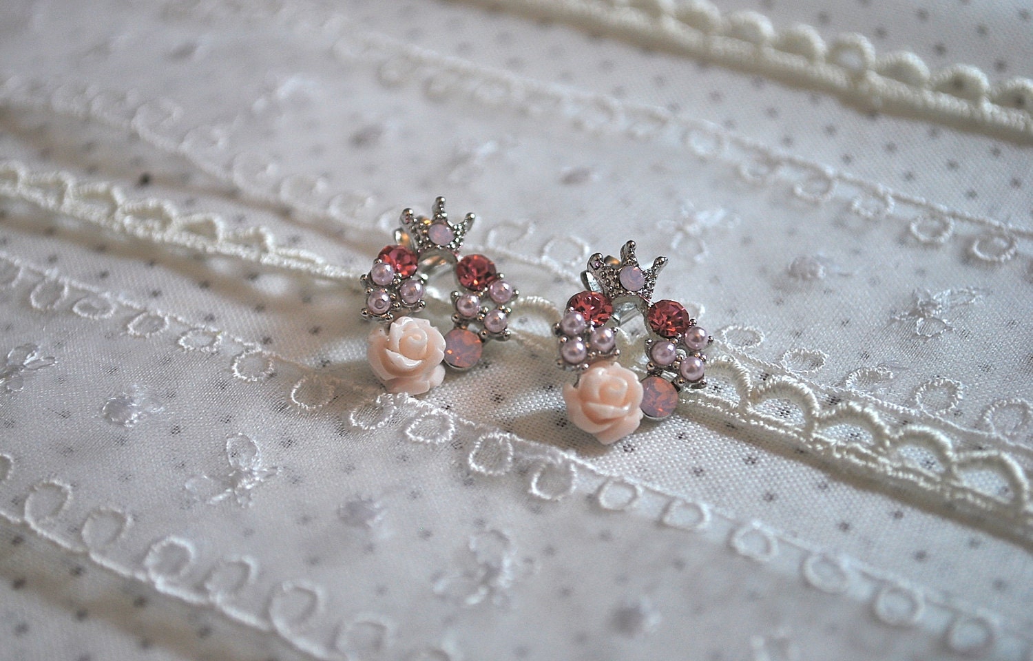 Romantic Silver Filled Wreath Cubic Crystal Stud Earring Crown Top NEW Faux Pearl/Pastel Pink Rose