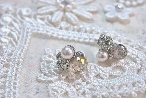 Super Cute Neutral Tone Crystal Disco Ball Stud Earrings NEW Faux Pearl Titanium Post