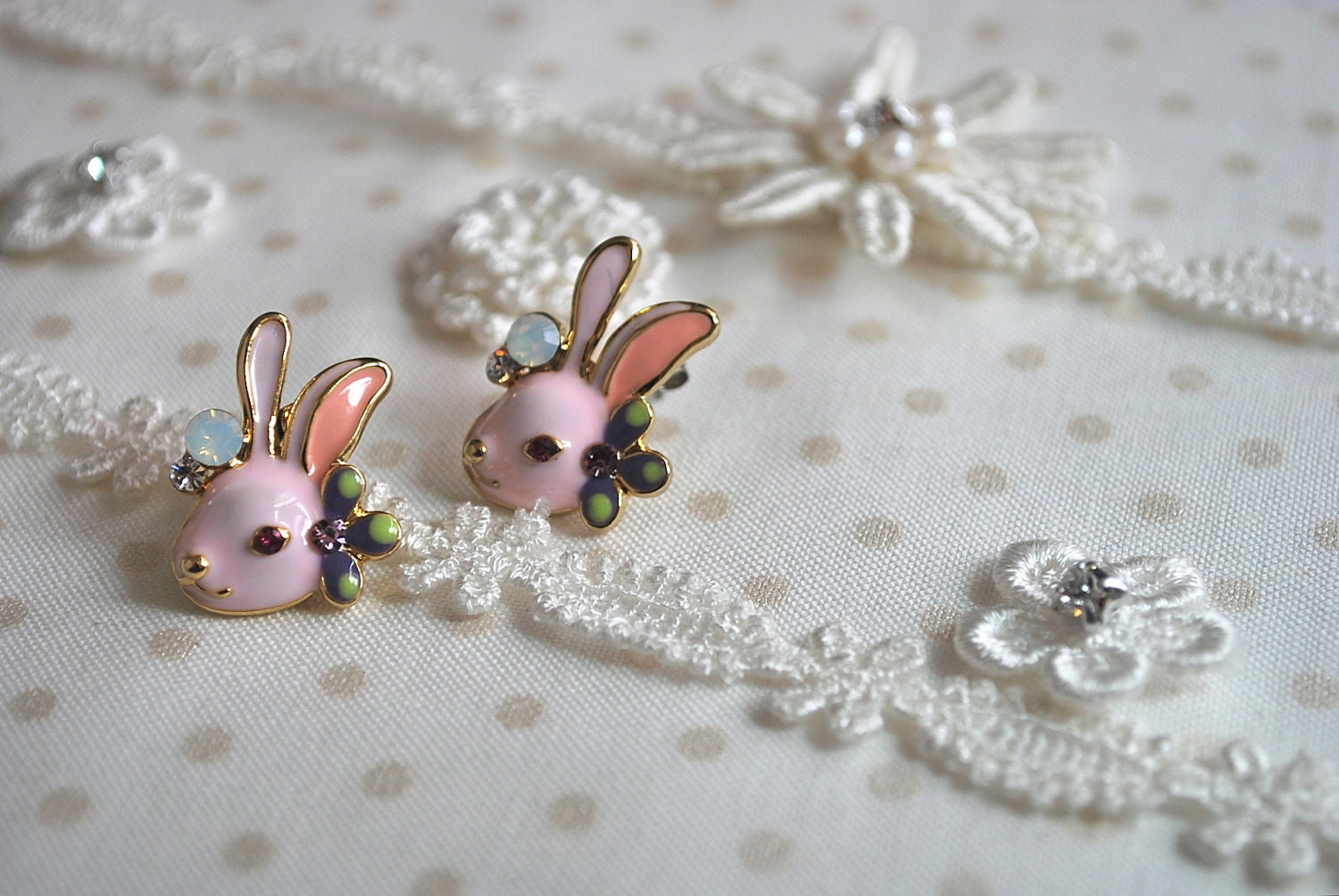 Super Cute Easter  Bunny Pastel Pink Rabbit Stud Earrings  NEW Cubic Crystal Titanium Post