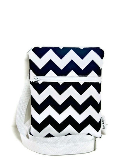 Navy blue chevron cross body shoulder sling adjustable strap travel vacation wallet purse small blue white