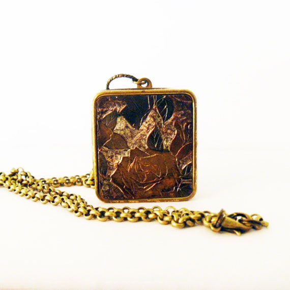 Music Box Pendant Necklace by LomaPrietaVintage on Etsy