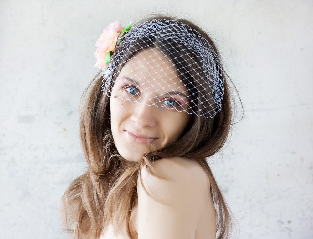 Wedding hair flowers. Wedding headpiece. Bridal Birdcage Veil. White Wedding veil. Bridal hair flower. Spring wedding hair accessories.