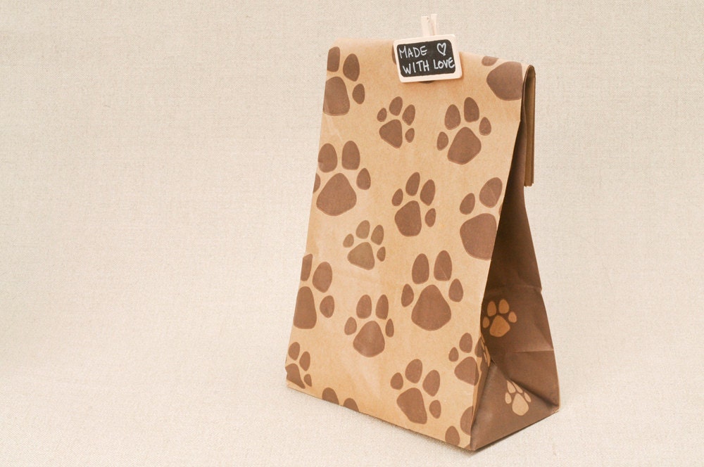 10 paw print bags kraft paper bags with dog or cat by recipient