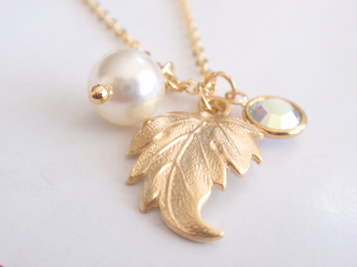 Romantic Leaf 14k Gold Filled Necklace - simple everyday jewelry - Bridesmaid, Wife, Girlfriend, Mother Gift Idea