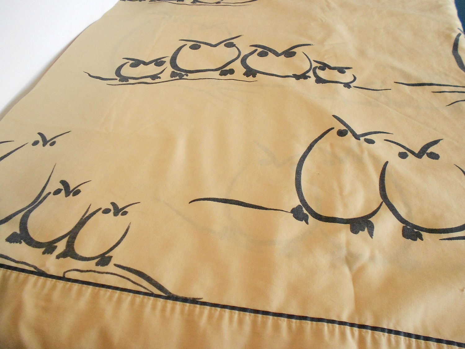 Vintage Flat Queen Bedsheet with Owls - Owl Fabric