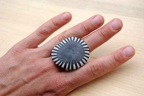 Ceramic ring, organic design