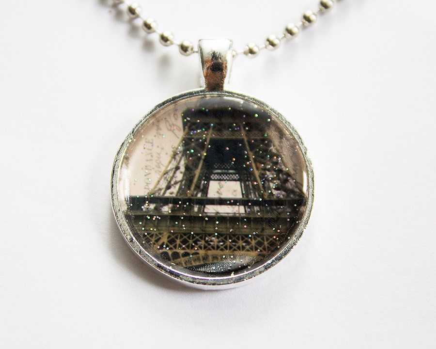 Paris Eiffel Tower Glitter Circle Vintage Like Photo Pendant