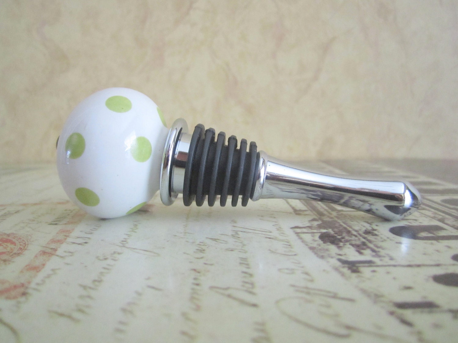 Wine Bottle Stopper - Round White & Green Polka Dots Wine Stopper