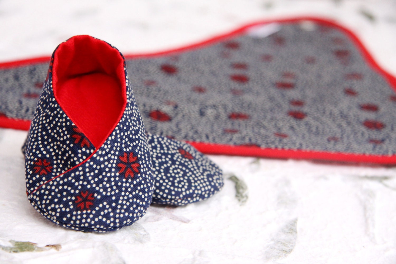BABY SHOES and Bandana BIB Girl and Boy - 100% cotton - Red Blue White Japanese Style - newborn also available