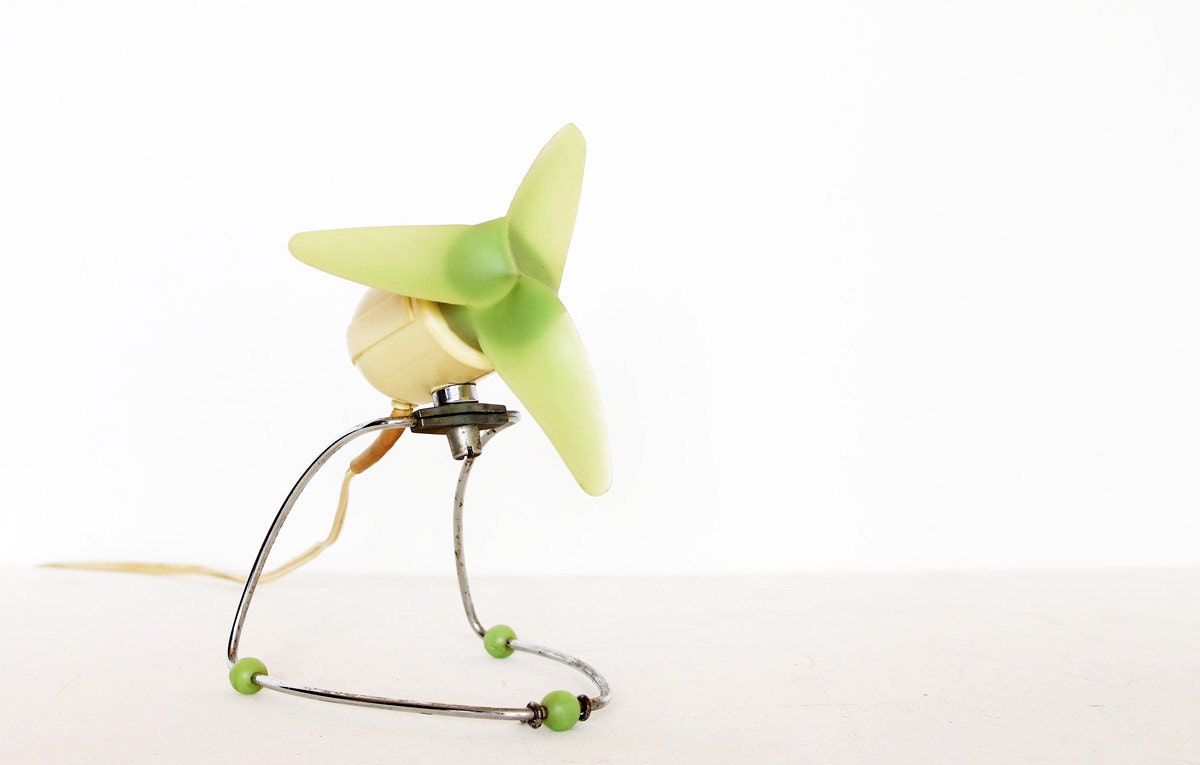 Vintage  table desk fan siemens avocado mint pistachio
