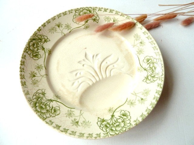 Antique French plates .set of 2 . SARREGUEMINES .U & Cie .1918. Home Decor .Housewares. Green