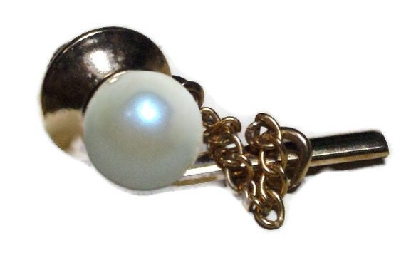 Classic vintage faux pearl tie tack pin in gold tone