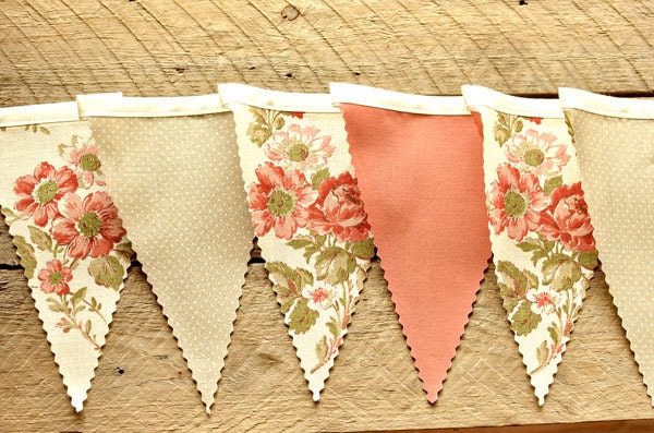 Charming - Vintage Bunting Banner with 12 Flags