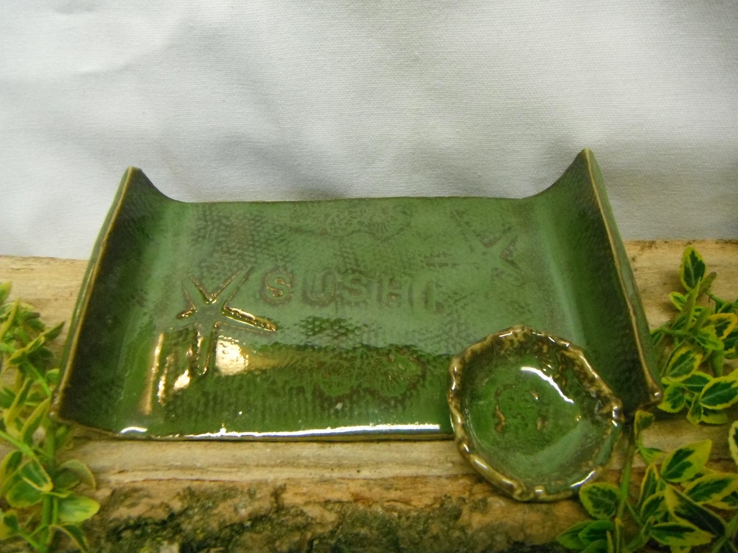 Sushi Plate with Sea Star Texture- Seaweed Green