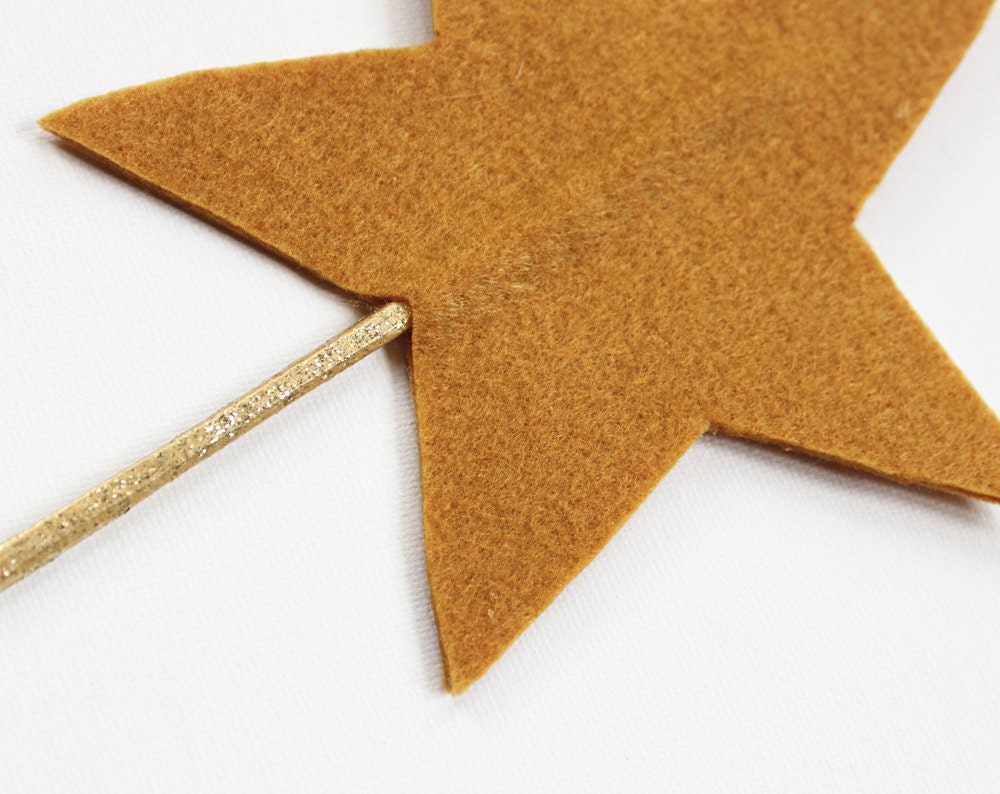 Magic wand - golden yellow