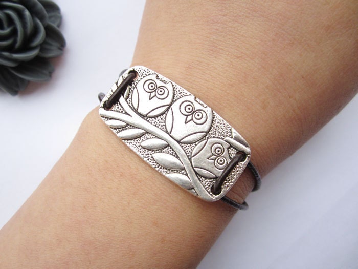 bracelet---antique silver three owls pendant&alloy chain bracelet