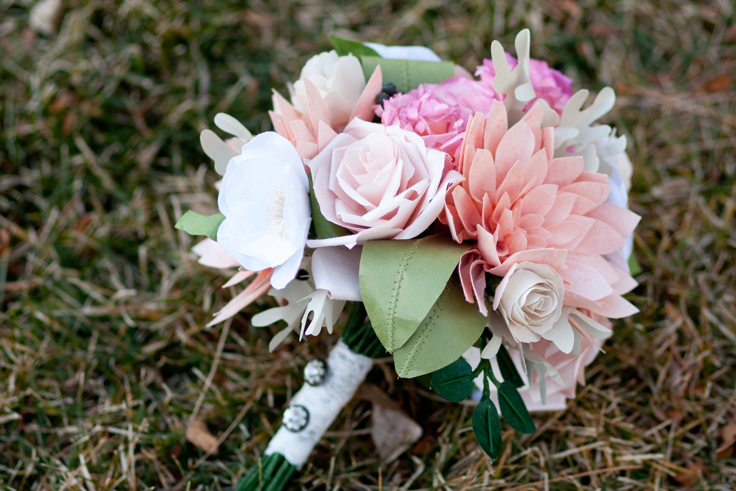 Paper Flower Wedding Bouquet- Custom Listing Handmade Paper Bridal Bouquet - Spring wedding, Summer wedding, Fall wedding, Winter wedding