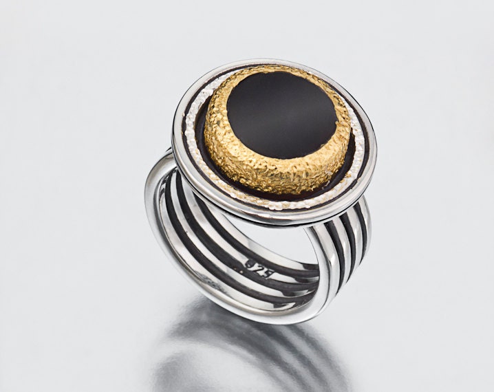 22K gold  and sterling silver onyx ring - LGAjewelry