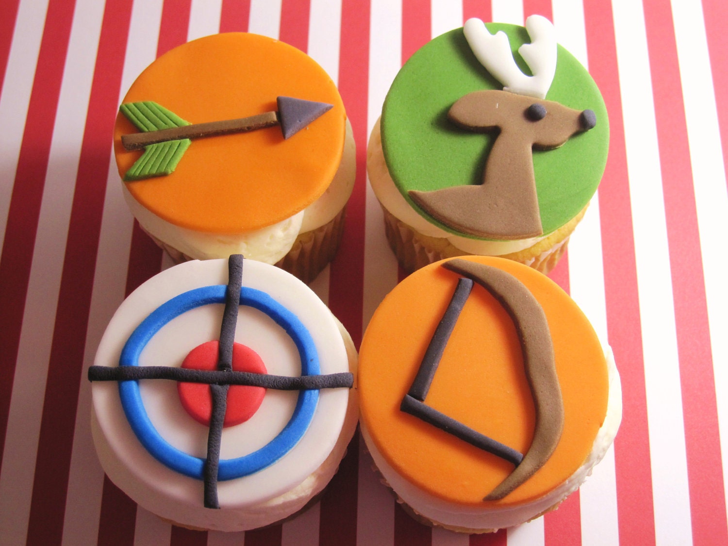Deer Hunting Fondant Cupcake toppers for grooms cake or manly birthday Bow and arrow Camo Il_170x135