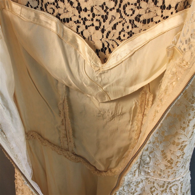1950s Cream Lace Wedding Prom Dress // Tea Length // Cap Sleeve