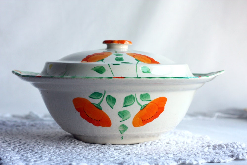 Lidded dish / tureen: vintage handpainted Swinnertons Luxor Vellum Poppy design from 1930s