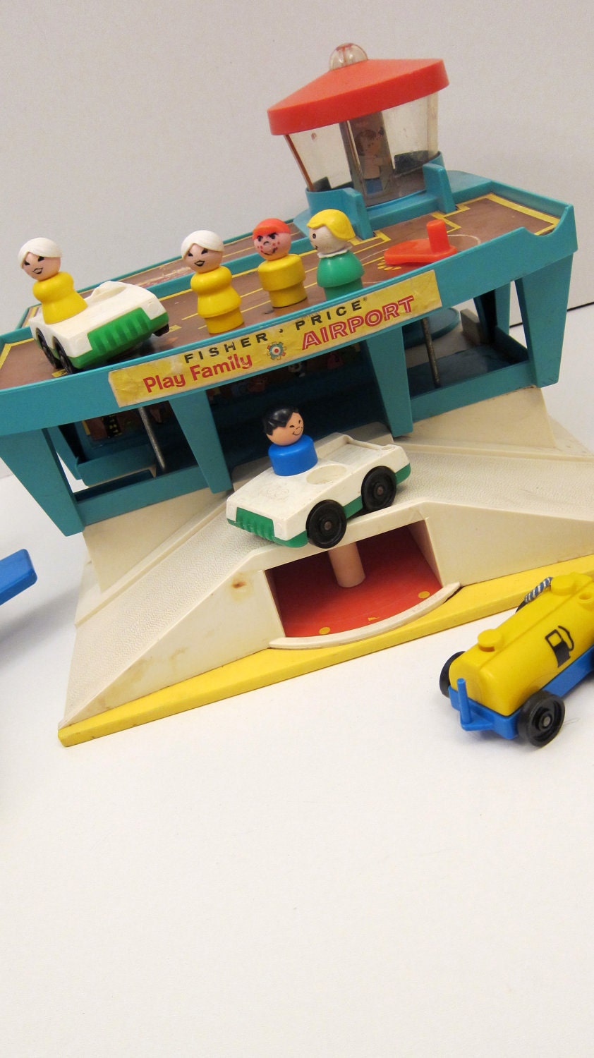 Fisher price Airport wtih Airplane and Little people toy vintage 1970 toy