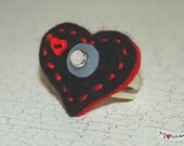 HEART RING - Wool Felt Heart Ring - Reversible Ring: 2 Colors (Black/Red) - HANDMADE Ring - Valentines Ring - Adjustable ring