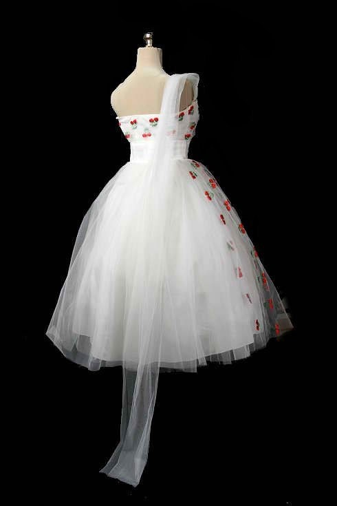 Vintage 1950s Strapless Tulle Wedding Dress, Embroidered Strawberries XS