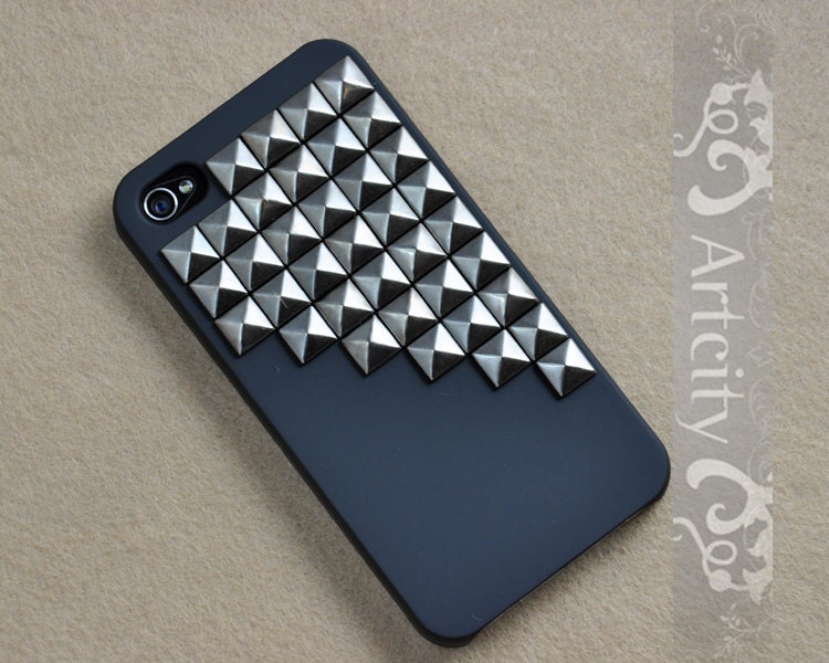 Gunetal pyramid stud Black Hard Case Cover ----for Apple iPhone 4 Case, iPhone 4s Case, iPhone 4 Hard Case