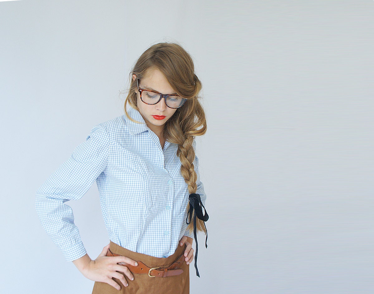 classic everyday vintage shirt in light blue and white vichy fabric
