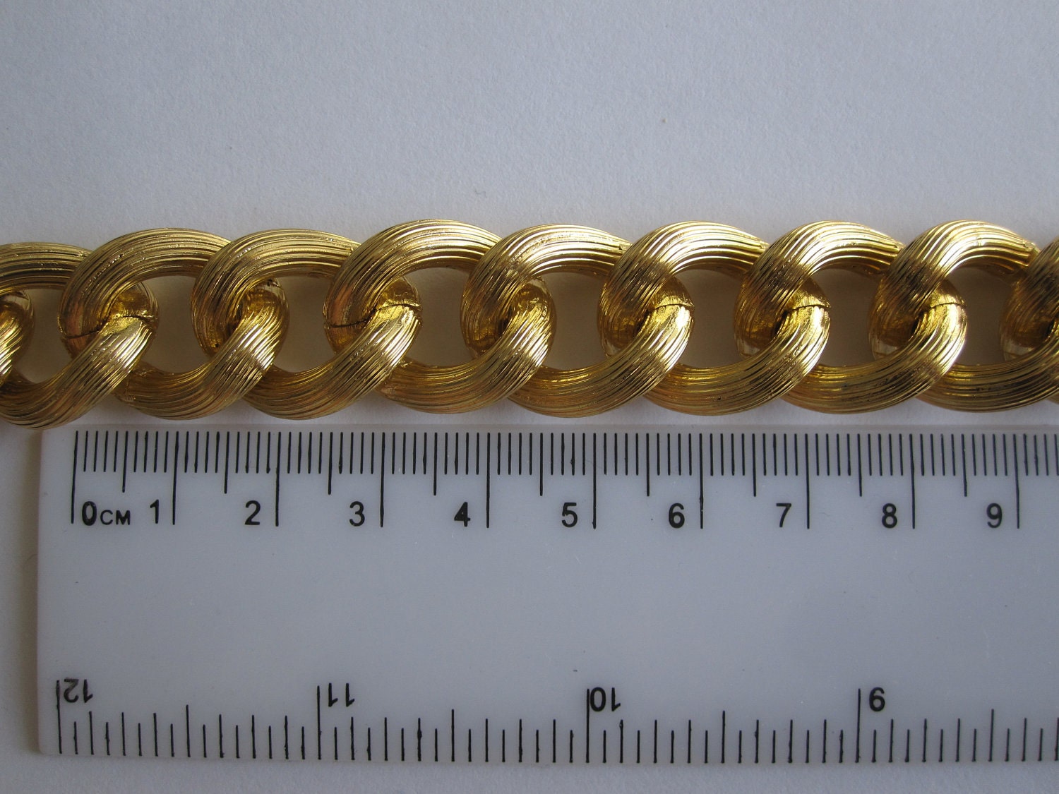 Aluminium gold chain 21.5x17.7x4.5mm
