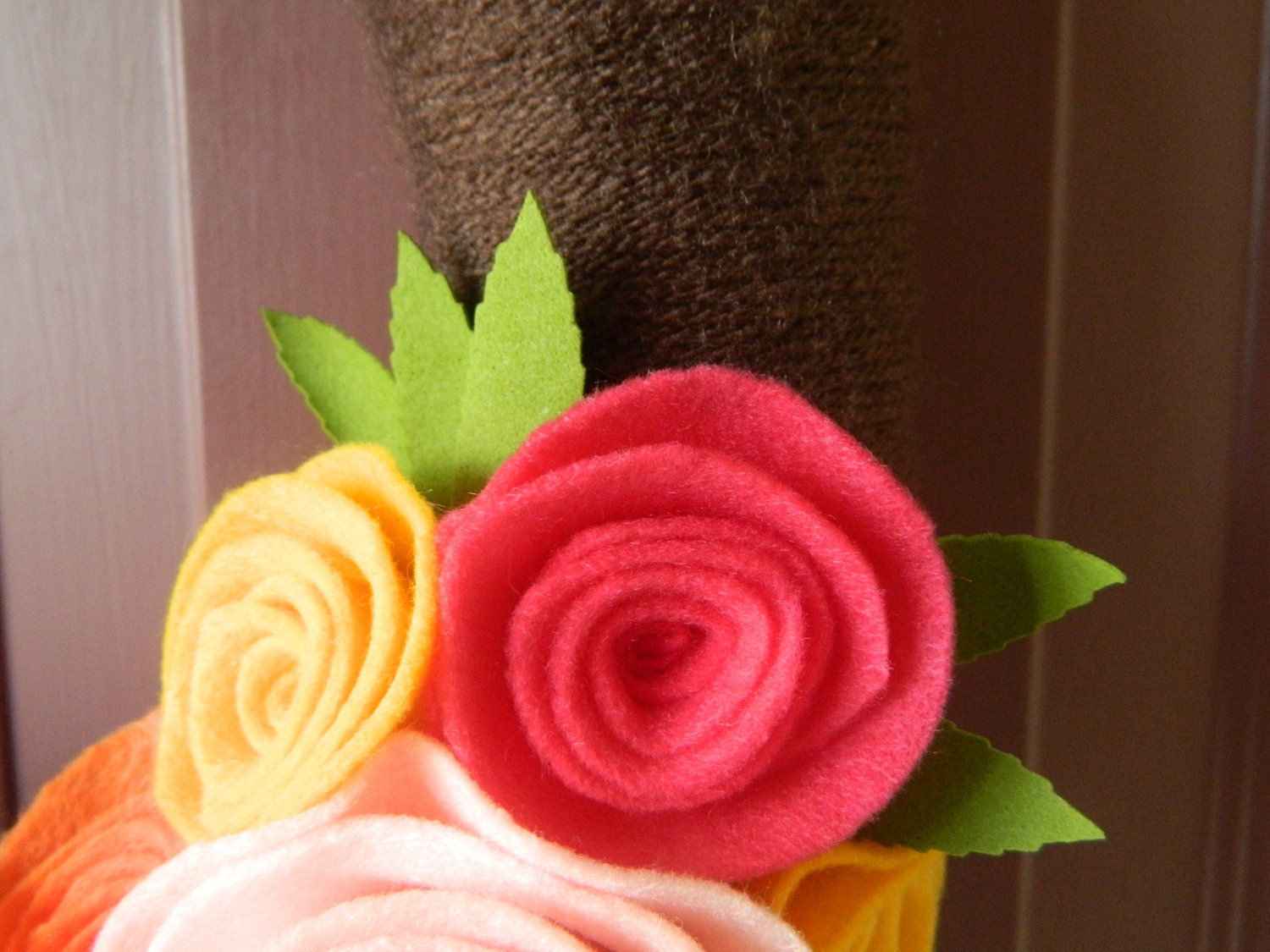 Summer Wreath - 14 Inch Yarn Wrapped Wreath - Bright Felt Flower Wreath with Green Leafy Sprig and Pink, Orange and Gold Rosettes