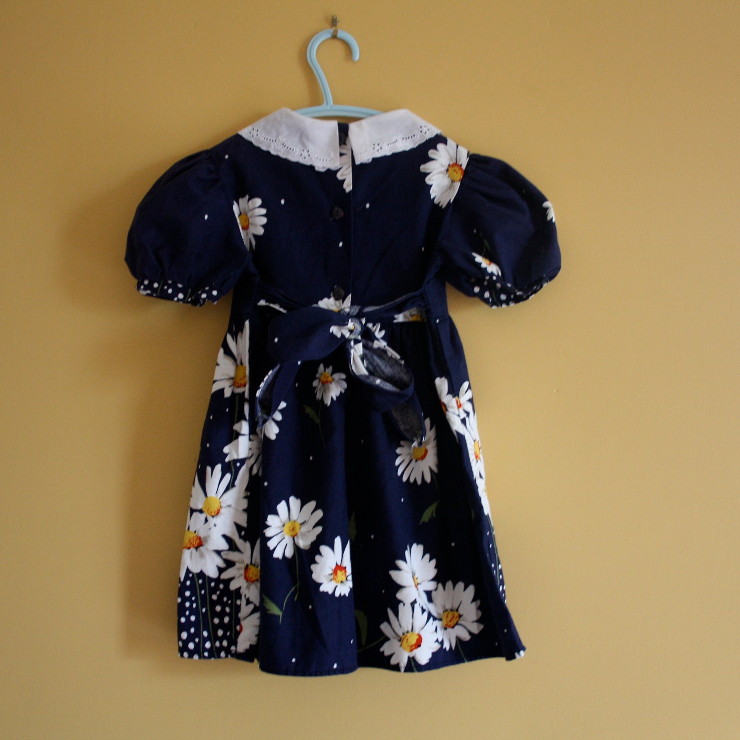 Reserved  Reserved Reserved Vintage navy blue daisy dress / puffed sleeves peter pan collar  / Size 4