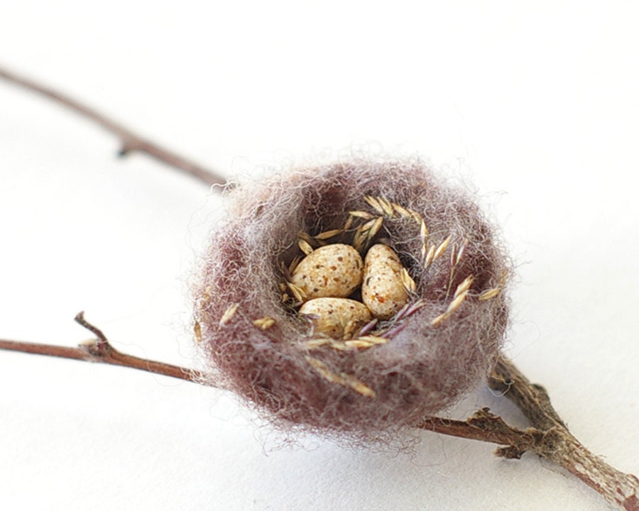 Birds Nest Felted Brooch - Gray Cozy Woodland Needle Felted Miniature with Polimer Clay Eggs