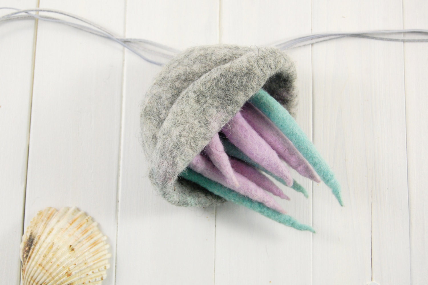Felted Jellyfish Necklace OOAK (pink, mint green, natural grey) - MusiuMuse