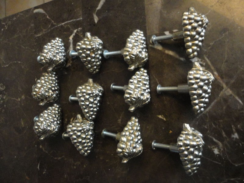 Pewter Grapes Knob Vinyard Tuscan Drawer Pulls for Drawer Fronts & Cabinents for WINE LOVERS