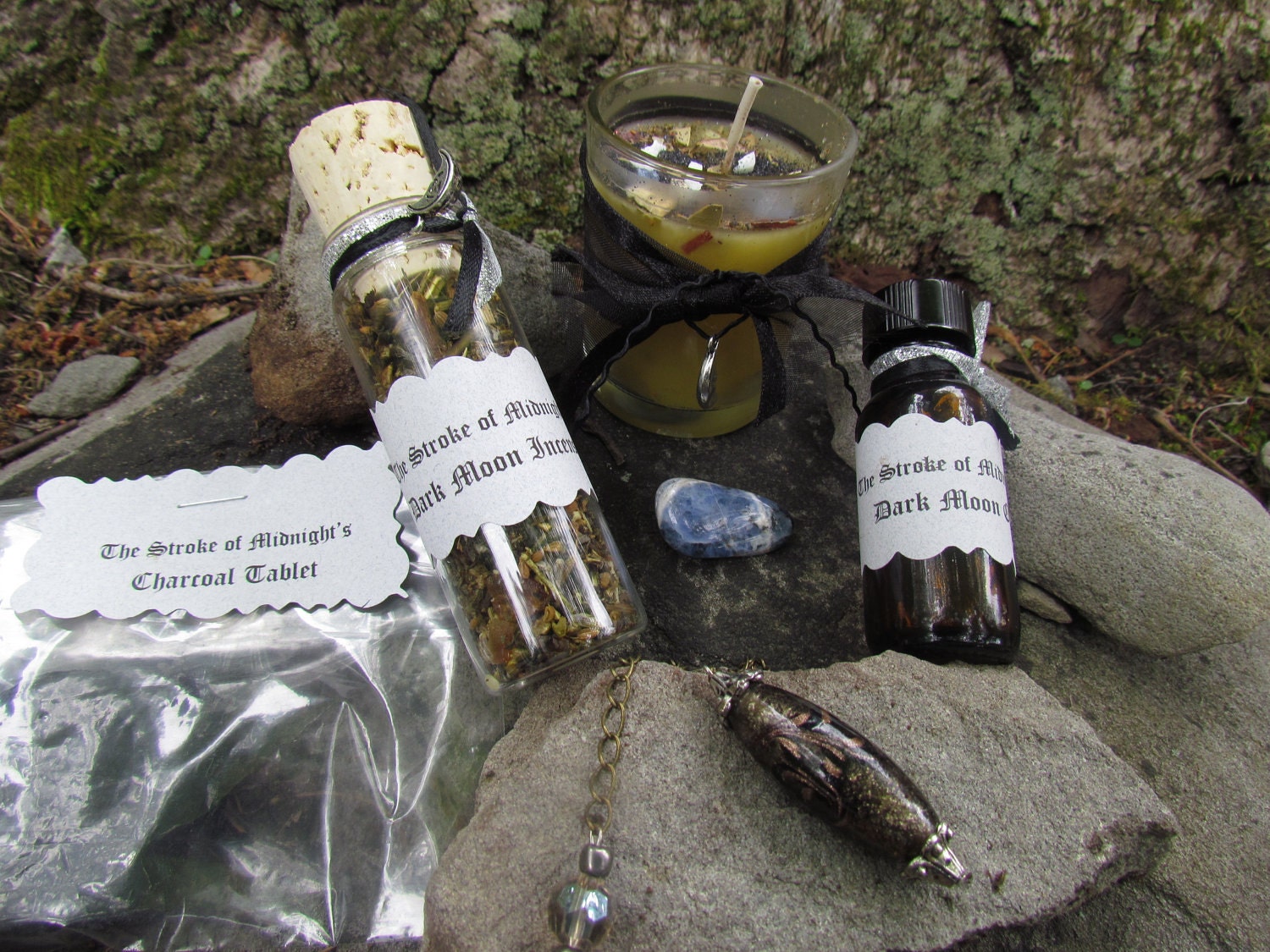 Dark Moon Kit  /  Meditation, Justice, Introspection, Addictions, Change, Crone Energies, Obstacles , Shadow Workings, Past Lives, Enemies