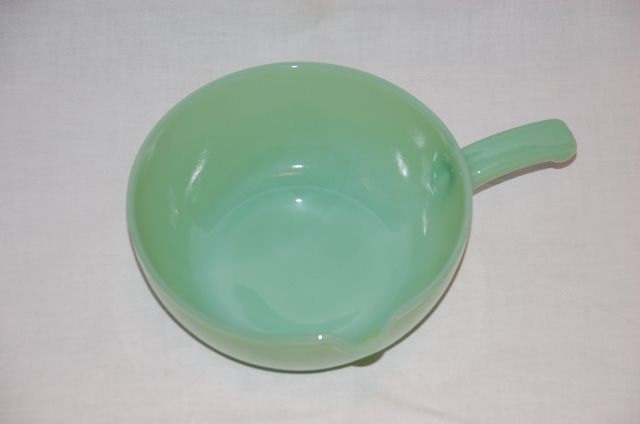 Vintage Fireking Fire King Jadite/Jadeite 1 spout skillet with handle