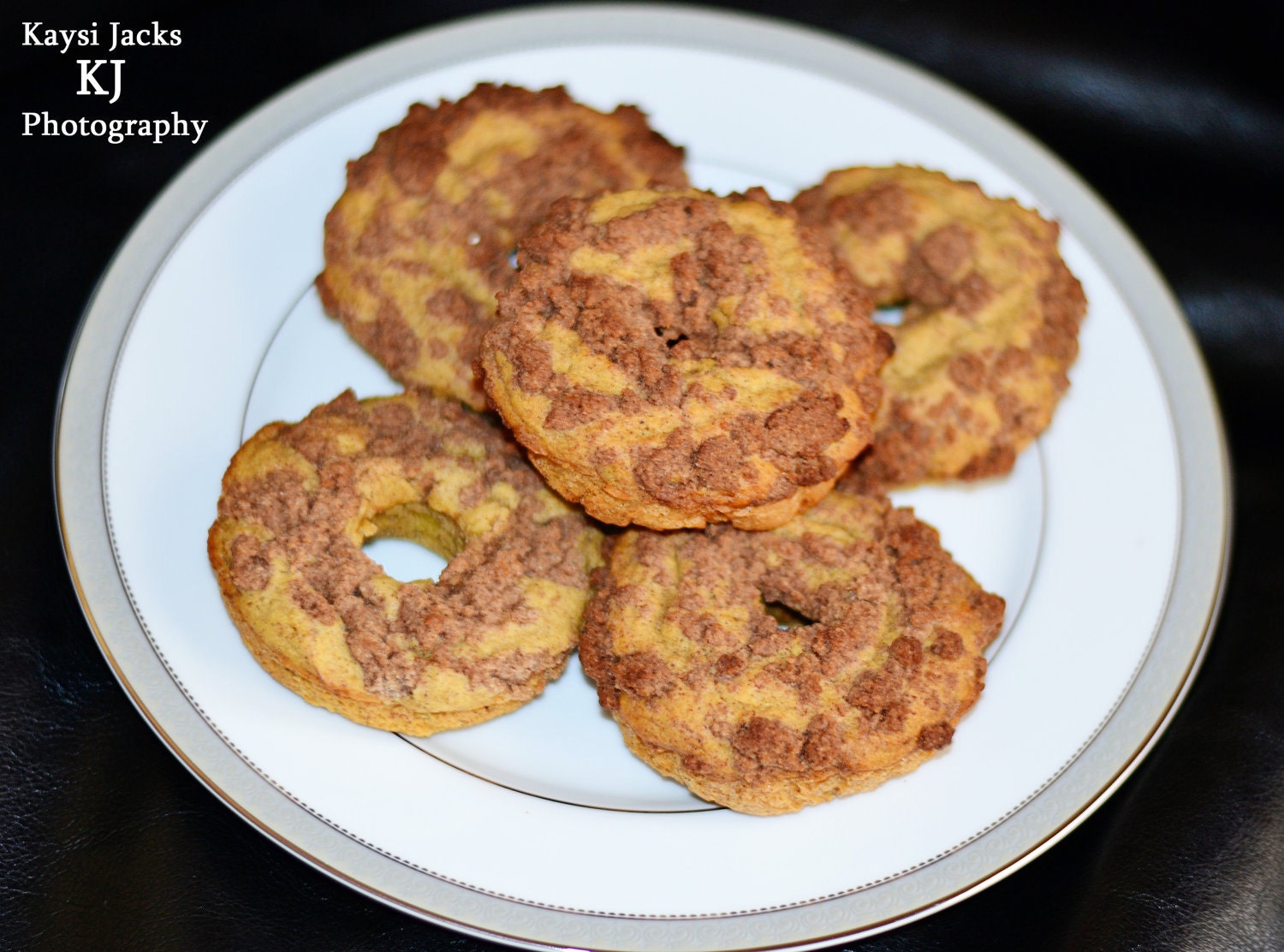 12 Cinnamon Spice Doughnuts with Almonds and Coffee Cake Crumble Streusel Topping ( Low Carb, Sugar Free, Gluten Free, Grain Free)