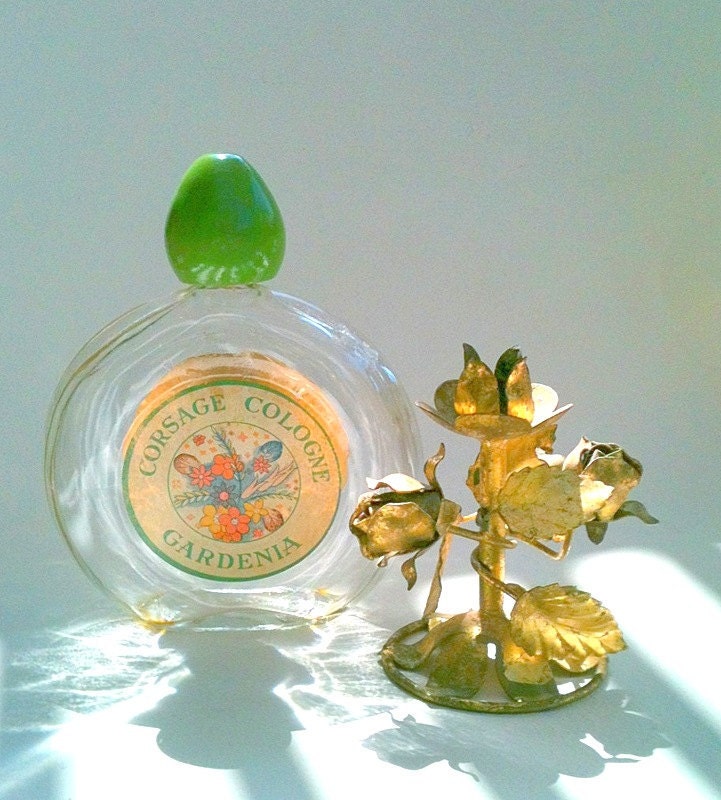 Vintage Perfume Display Round Bottle Corsage Cologne Gardenia Antique Floral Shabby Victorian Feminine Bedroom Bathroom Vanity