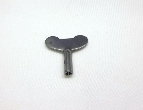 Vintage Small Clock Key Wind Up Key Steampunk by vintagekeys