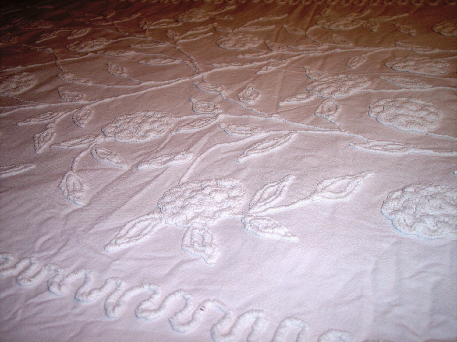 Vintage Chenille Heavy Needle Tufted Bedspread