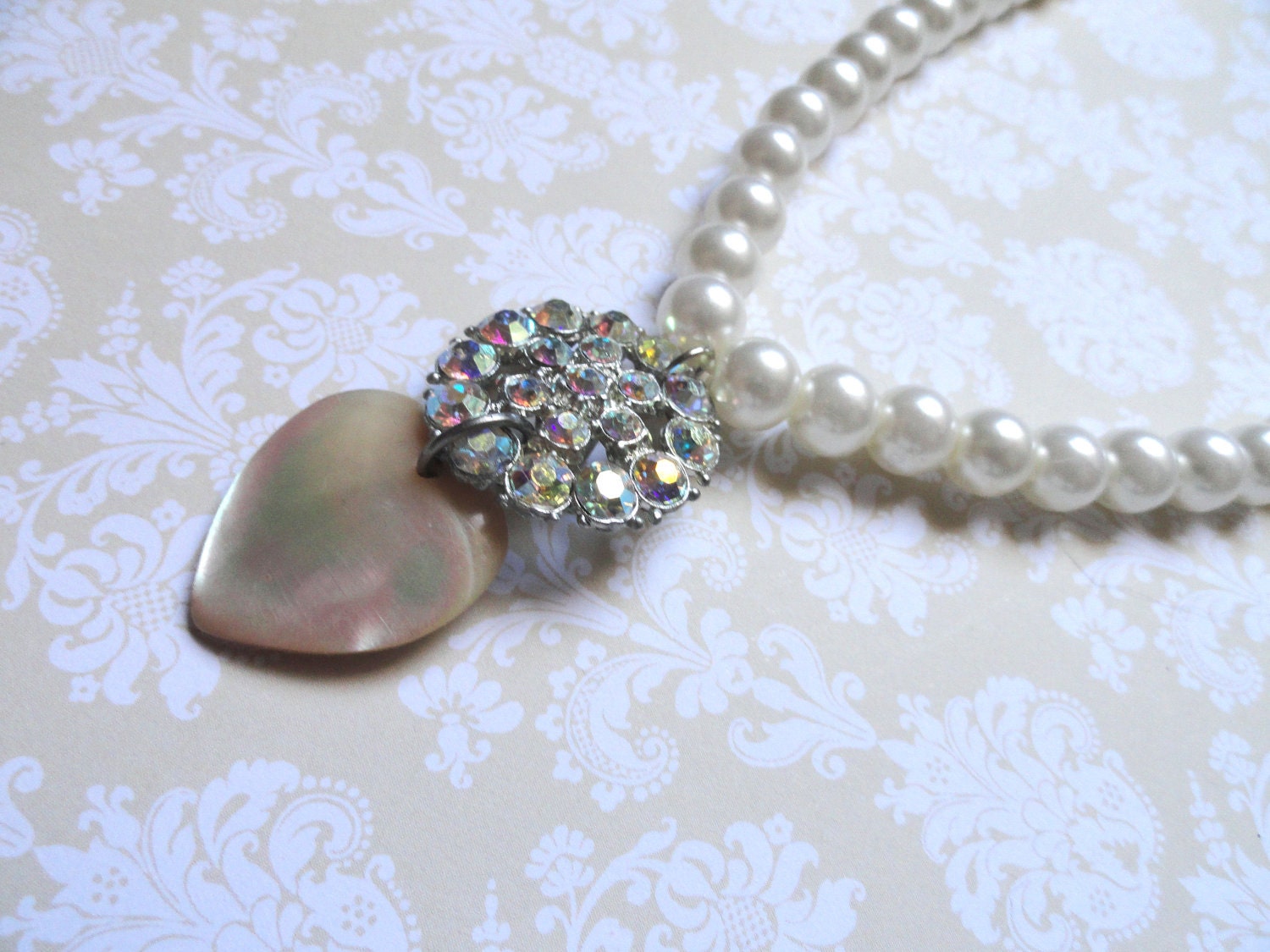 Victorian Necklace - Imitation Pearl Necklace with Crystal and Heart - Victorian Choker - Upcycled Jewelry - Mother's day Jewelry