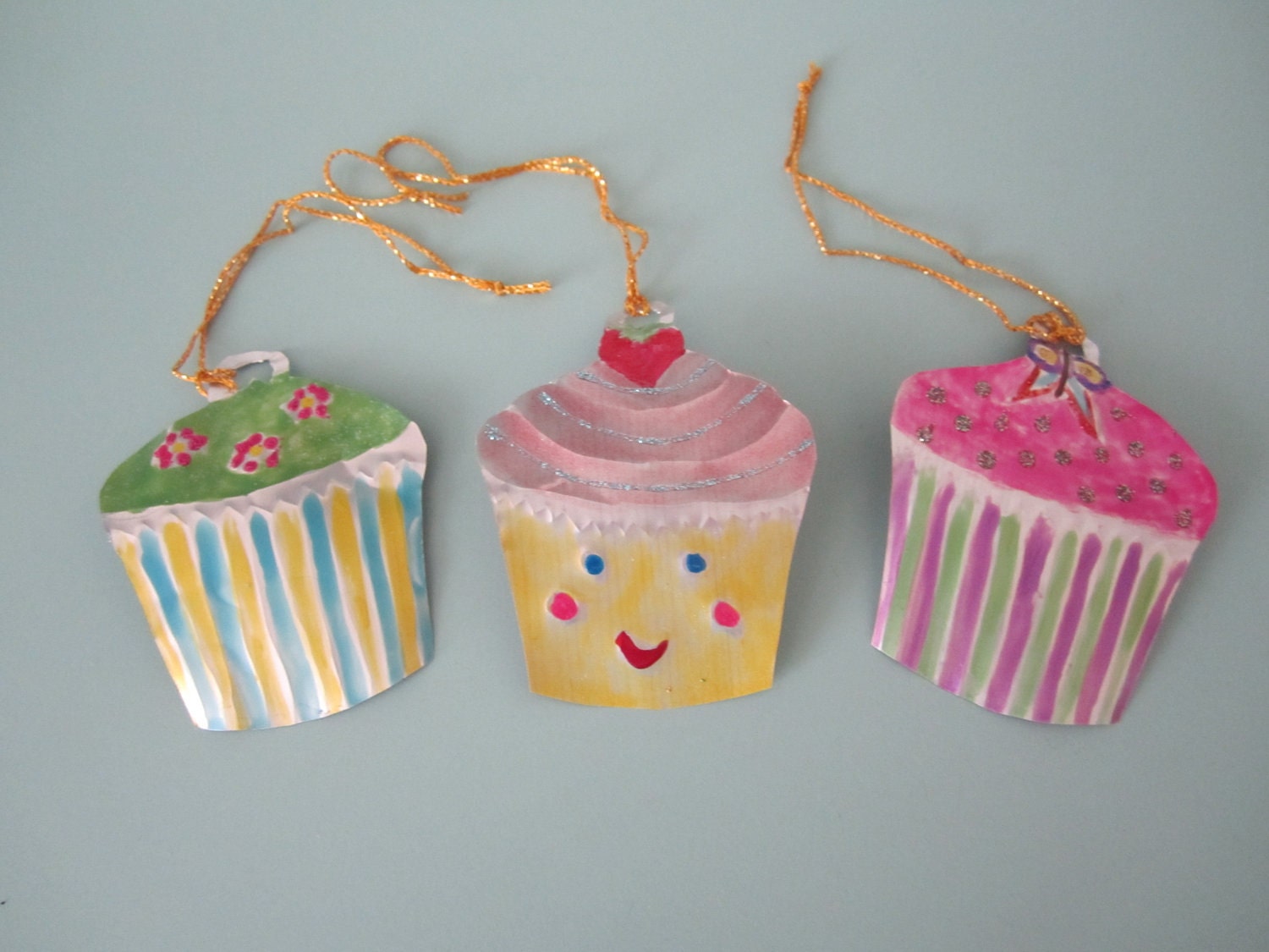 SET OF 3 tin cupcake charm ornament/decoration/party favour handmade recycled alternative greetings card