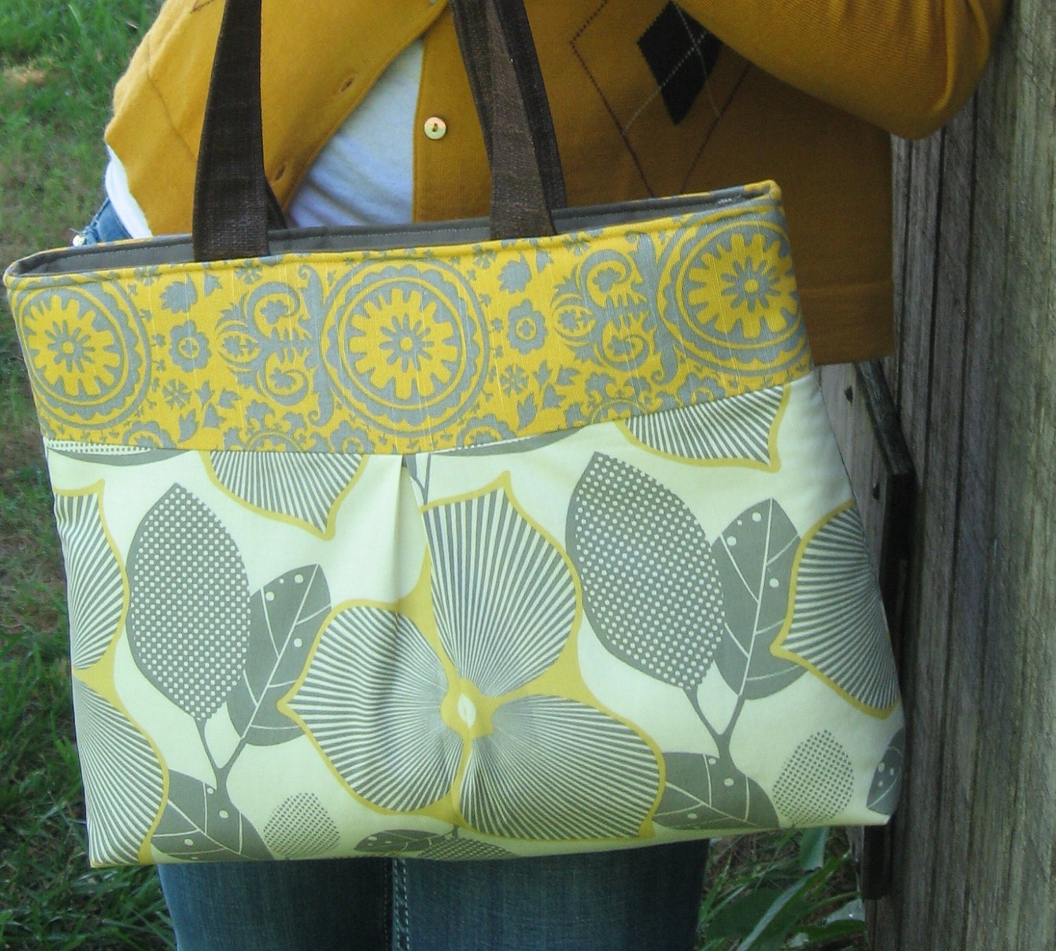 Pleated Handbag in Yellow and Grey