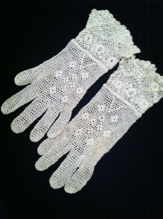 Afternoon tea gloves by MaudeLadyVintage on Etsy