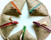 SAMOSA Change Purse- Natural Wool Felt- colored zipper, novelty HOT And SPICY