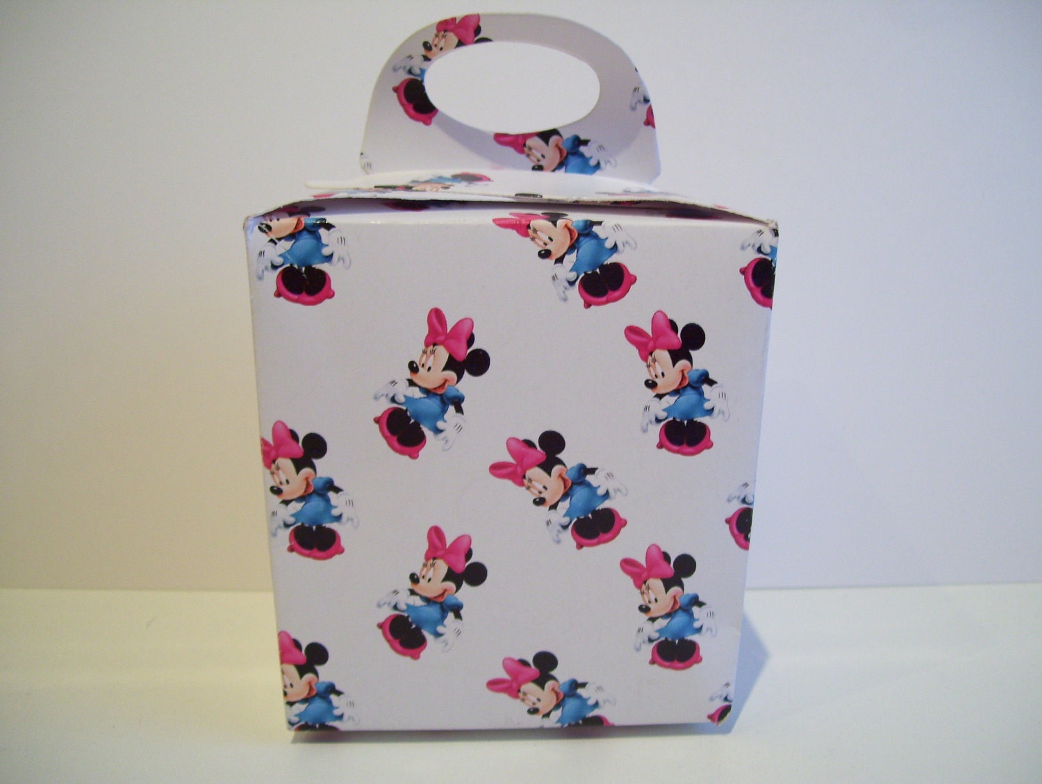 Items similar to 10 Minnie Mouse Party Gift Boxes on Etsy