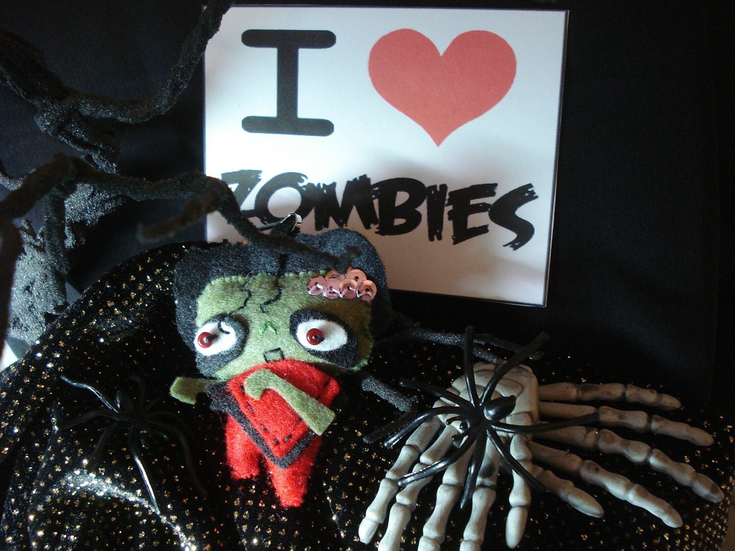 Thriller Zombie Feltie