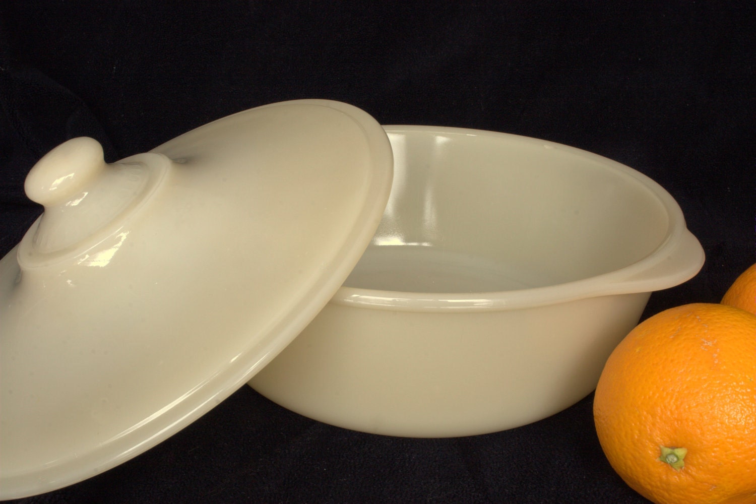 On Hold For SUSAN Fire King Philbe Ivory 2 qt Casserole Dish w/ Knob Lid